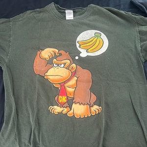 a nice dark green donkey kong shirt
